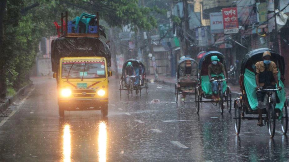 ৩ বিভাগের ভারী বৃষ্টিতে ৭ জেলায় বন্যার আশঙ্কা